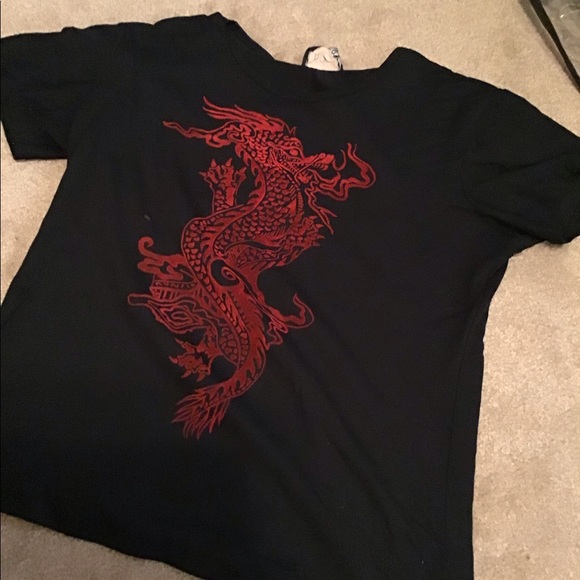 BLACK AND RED DRAGON T SHIRT - Picture 2 of 3